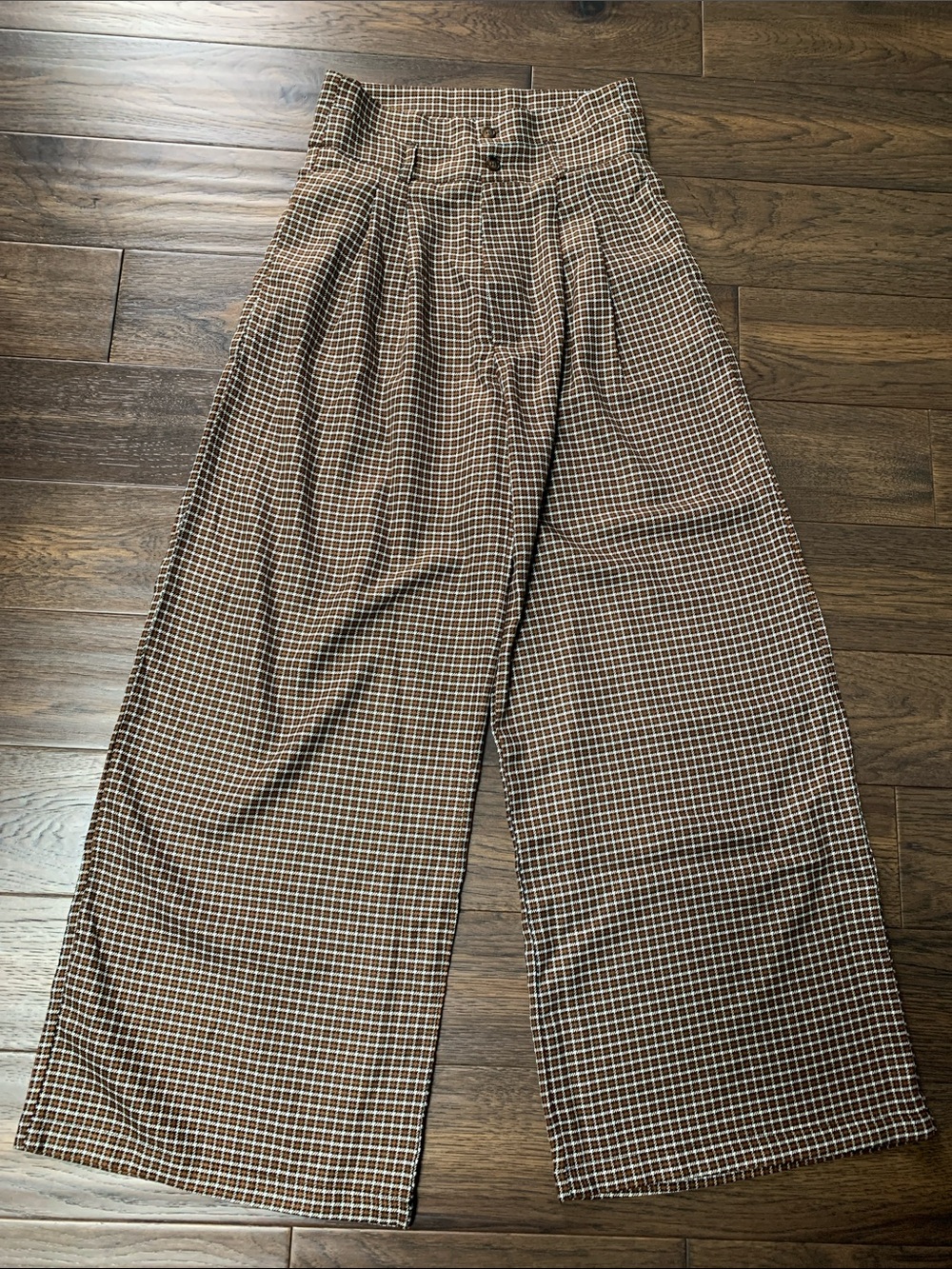 Stylish & Elegant women’s Cider Wide-Leg Brown Check Chinos. Brand new w/tags. M